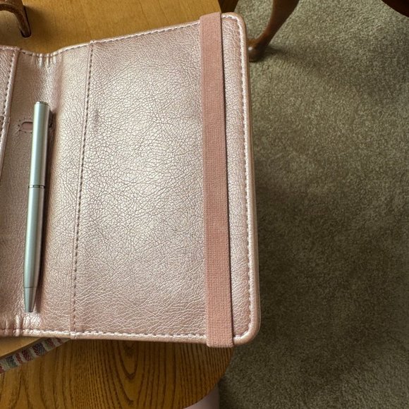 New US Passport Cover - Pink - Picture 6 of 6